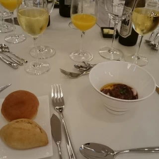 スープとパンです。