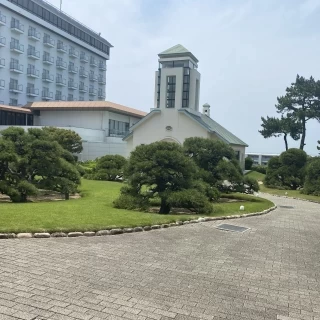 チャペルに行くまでの道も素敵！