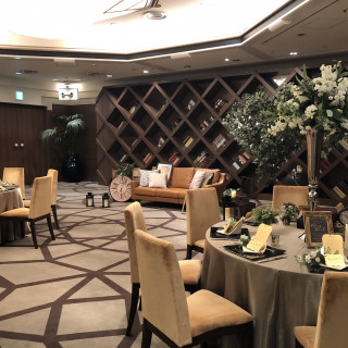 落ち着いているがかわいい披露宴会場！