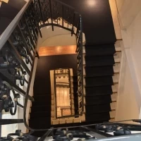 3階建て＋屋上になっています