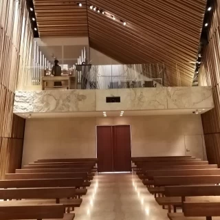 挙式会場を前から見た写真です。