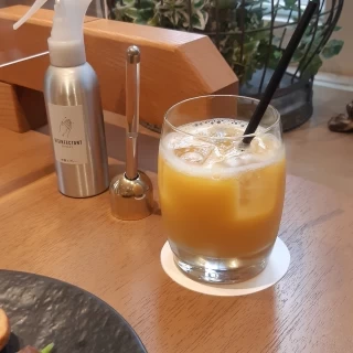 ドリンク(テーブルに常にアルコール消毒液が置いてある)