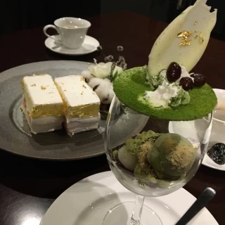 崩すのがもったいないぐらい素敵なパフェでした。