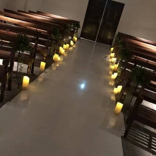 ナイトウェディングでもすてきです。