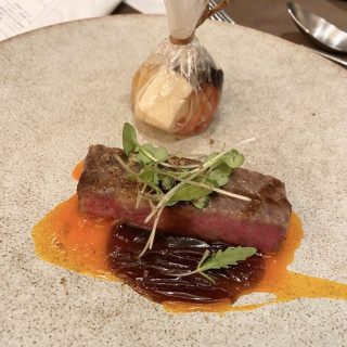 メインのお肉料理！黒毛和牛が柔らかすぎます