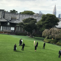 参列者の方々とのの芝生で撮れます