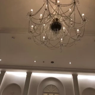披露宴会場のシャンデリア