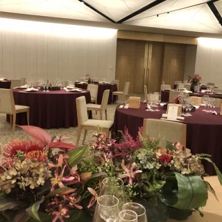 和紙がテーマになった披露宴会場。