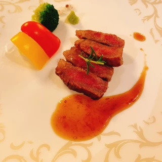 黒毛和牛ステーキ　ジャポネソース