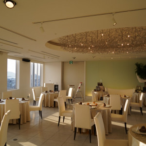 準備中の会場、朝日がキレイです。|573596さんのオリエンタルホテル広島の写真(1119995)