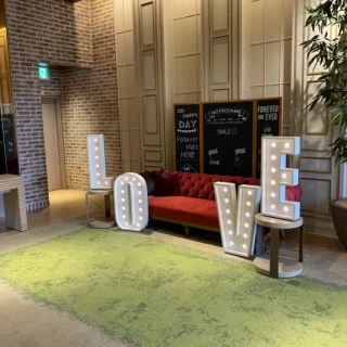 チープに見える備え付けの装飾品