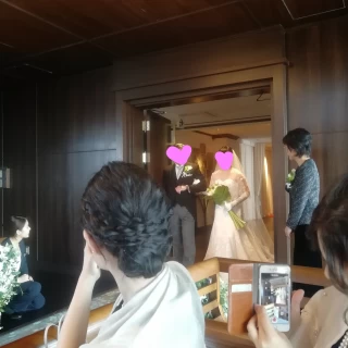 バージンロードも広々。