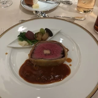 メインのお肉はとても柔らかかったです