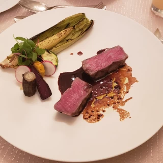 北海道の甘いお野菜と、オリーブ牛。一番美味しかった。