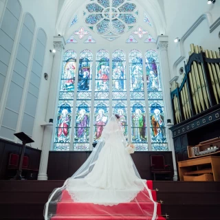 挙式会場扉側から見た写真です