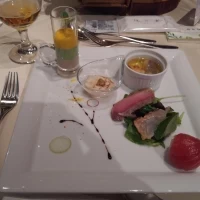 前菜からお酒がすすむラインナップ