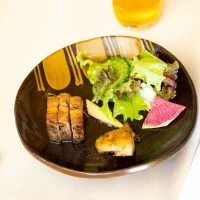 お皿はやちむんが使われています。