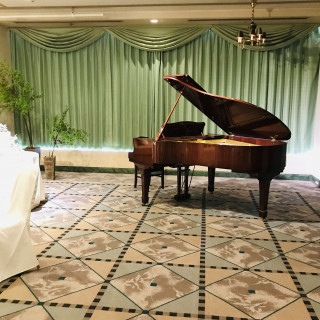 披露宴会場のピアノ
