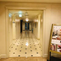 エレベーター前の廊下