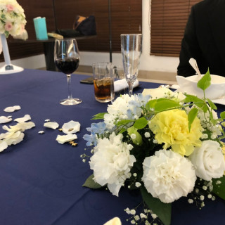 会食テーブルの装花