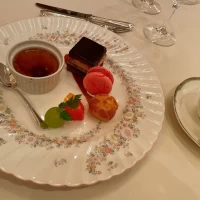 デザートは特に紅茶のクレームブリュレが好評でした。