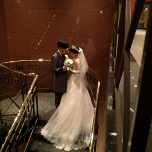 ホテルの螺旋階段でのロケーション撮影|575498さんのホテル イースト21東京 オークラホテルズ＆リゾーツの写真(1131819)