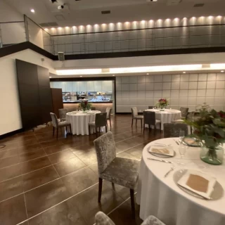 会場