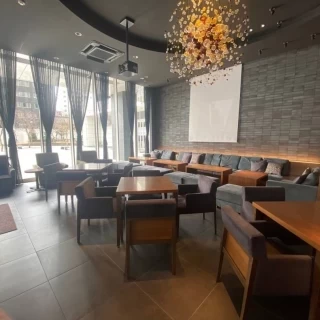 会場