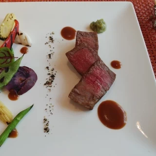 試食のお肉料理