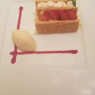 デザートのミルフィーユです。