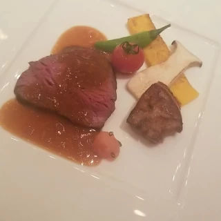 お肉が柔らかくておいしく、盛り付けも可愛くて満足でした。