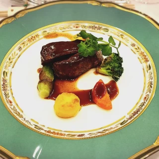 メイン牛肉