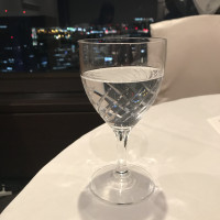 夜景のきれいな会場で試食