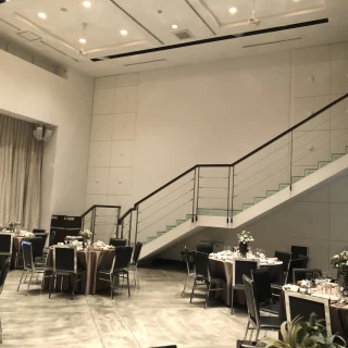 大階段付き披露宴会場