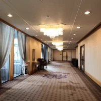 廊下です。
2フロアに披露宴会場とチャペルが全てあります
