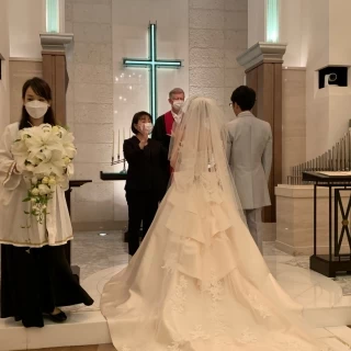 チャペルでの介添人さんもゆったりと落ち着いていて安心感あり！