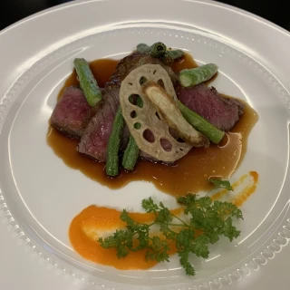 お肉料理です