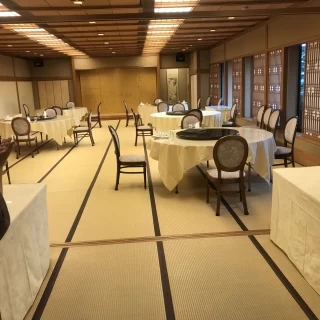 会場