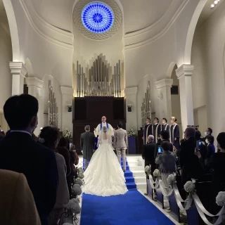 牧師さんが外国人の方でびっくりしました