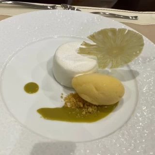 デザートが凝っていて美味しかったです。