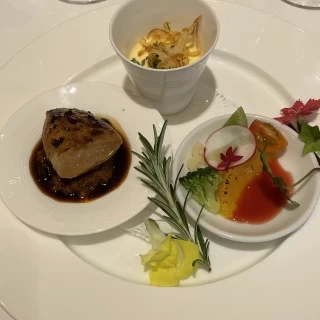 一品目のお料理。どれも上品でおいしかったです。
