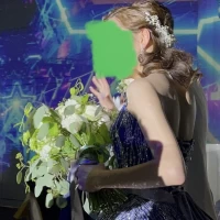 一目惚れした衣装から、結婚式のテーマを「星空」に。