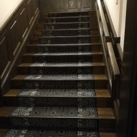 二階のチャペルにはこちらの階段を登る必要があります。