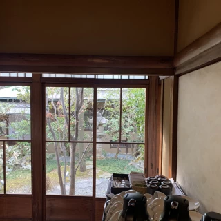 親族控室が足りなかった場合、奥に見える建物も利用できるようで
