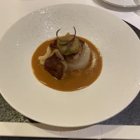 箸で食べれる大根と味噌のフォアグラです。