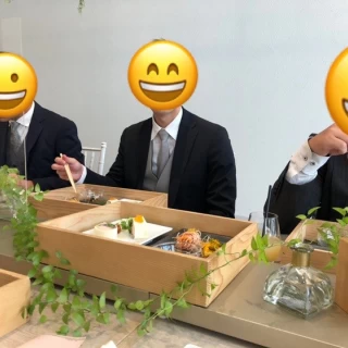 おしゃれな木の箱の中に前菜