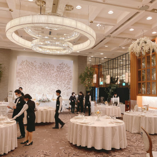 天井の高い披露宴会場