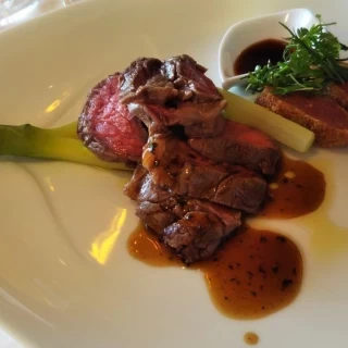 試食会コース　メインのお肉料理