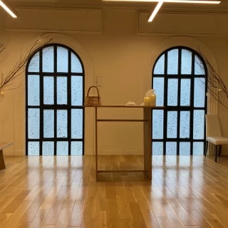 囲み型の正面