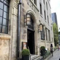 レストランの玄関